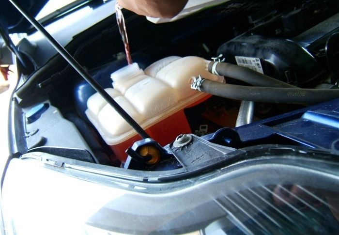 舒舒服服过夏天 福克斯加装空调四通阀