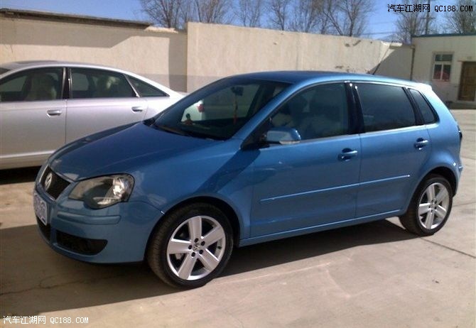 好马配好鞍爱车配好垫 蓝色polo内饰秀