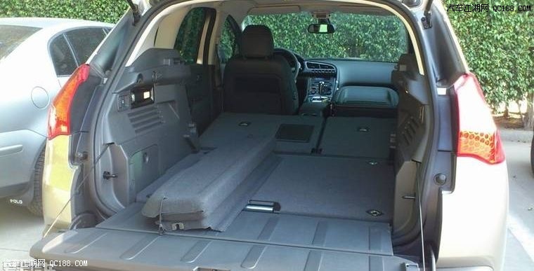 后备箱空间够大 标致3008新车到手初感