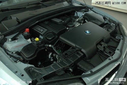 宝马1系120i发动机