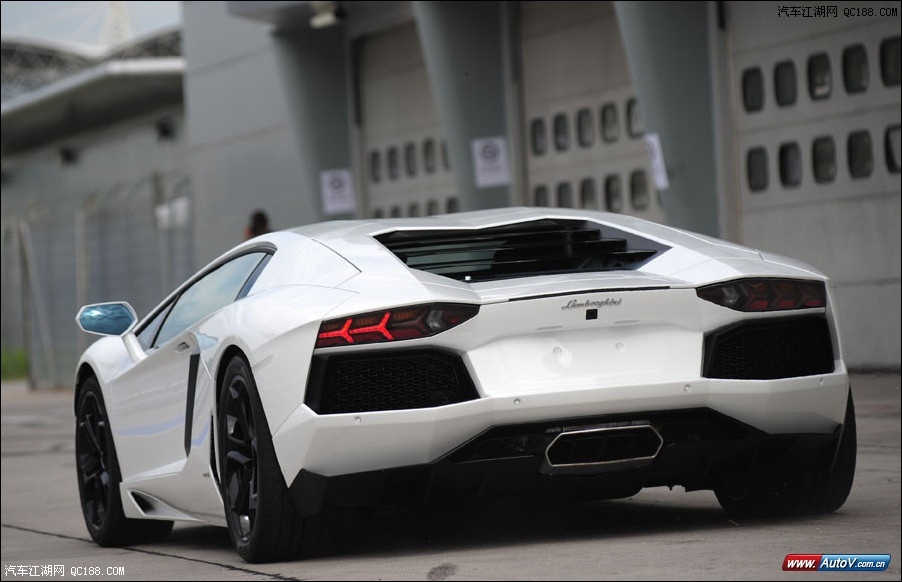 科幻驾驶舱 兰博基尼aventador lp700-4