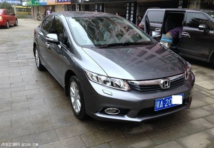 本田思域钛金银开4000公里,补交作业