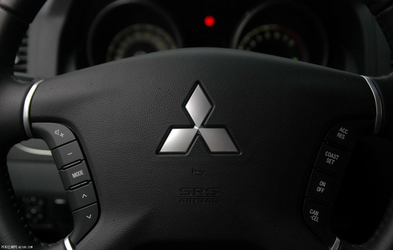 全家一致通过 提三菱帕杰罗添运动元素