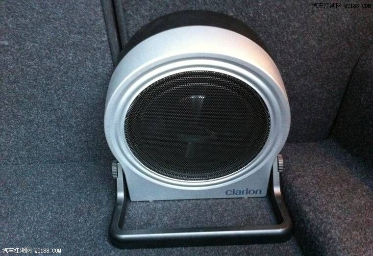 宝马120i的音响没高音怎么行呢,路过的强烈支持改装了