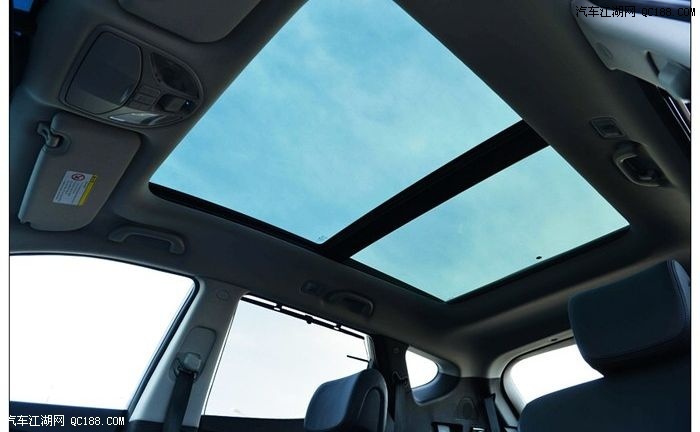 大爱的全景天窗~晚上可以数星星了~妥妥的