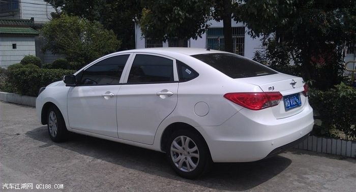 手精落地7w7经济实用型爱车白色海马m3