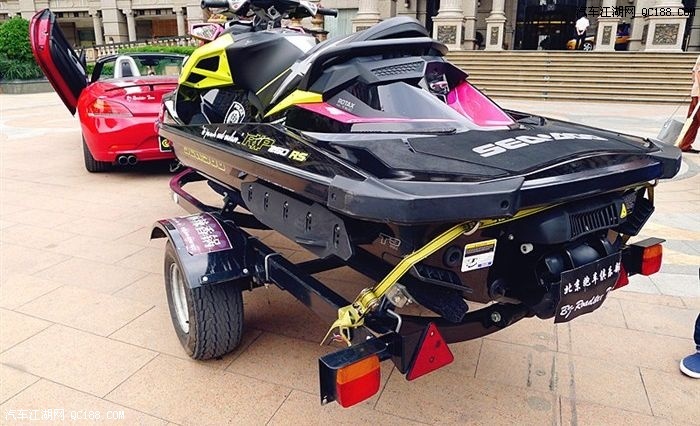 换双片式大轮毂和宽胎 红宝马z435i提车