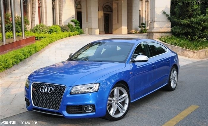 入手奥迪a5蓝色 路感配置操控音响出色