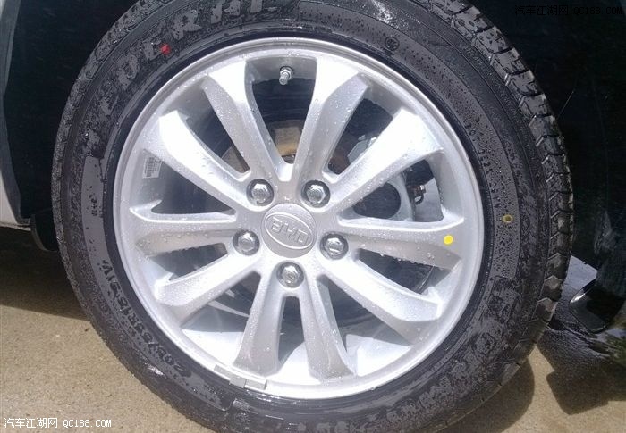 轮胎是federal的,也不知是什么牌子的,不知质量好不好?