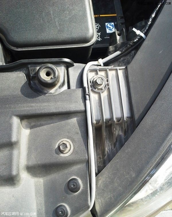 效果杠杠的!ix35更换刹车爆闪灯,无敌倒车灯,尾灯……晒效果