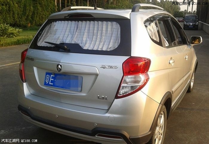 长安cx20手动 运动版 银色 新车作业