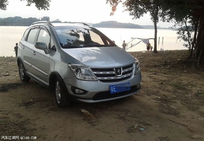 长安cx20手动 运动版 银色 新车作业