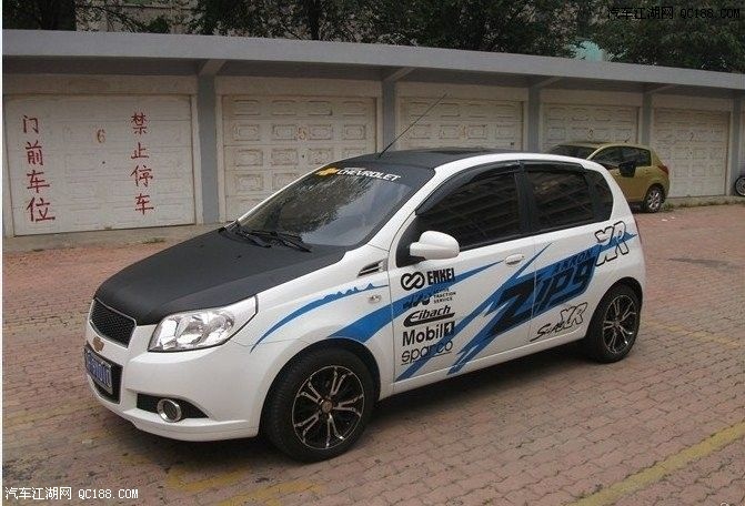 宝贝全程监视 乐骋改装碳纤维尾翼图文