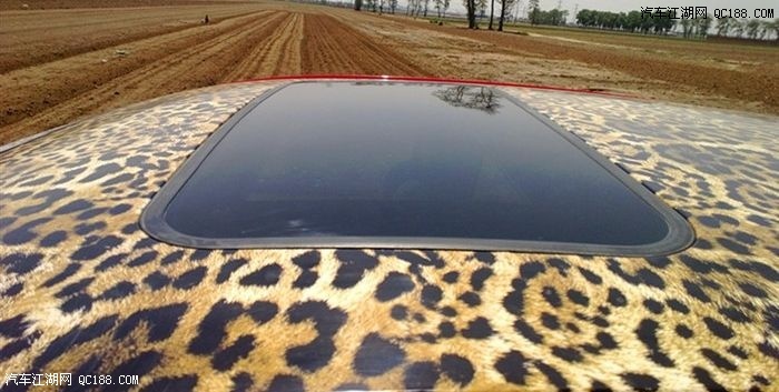 【图】红色e150外观改造 粘豹纹贴纸性感十足_第3页_汽车江湖