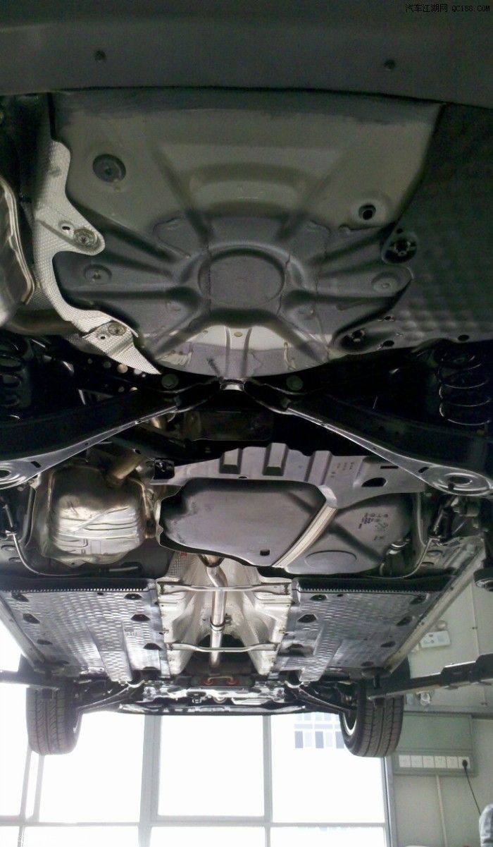 底盘整体,由后往前照相