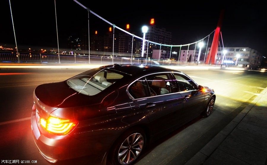 完美体验 享受 操控之王宝马530li夜拍