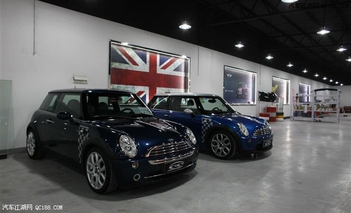 偶遇两台mini checkmate 拍照分享!