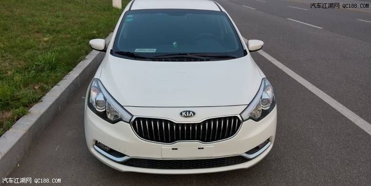 漂亮的外观 透明白起亚k3新车到手分享