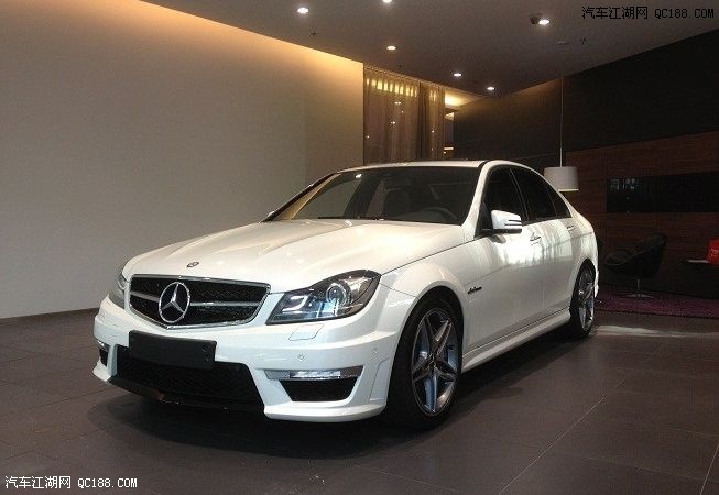 [选车提车] 自08年的梦想终于圆满的达成,提车奔驰c63 amg外白内黑