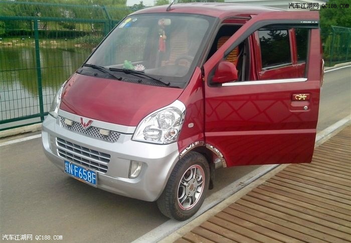 首次曝光我的红色五菱荣光,看着就是大气,你们的有我这骚吗?