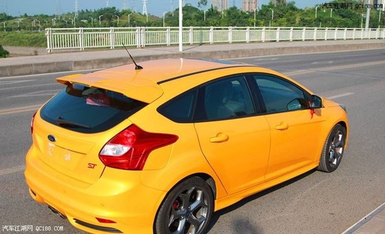 动力好但油耗高 入手橙色福特福克斯st