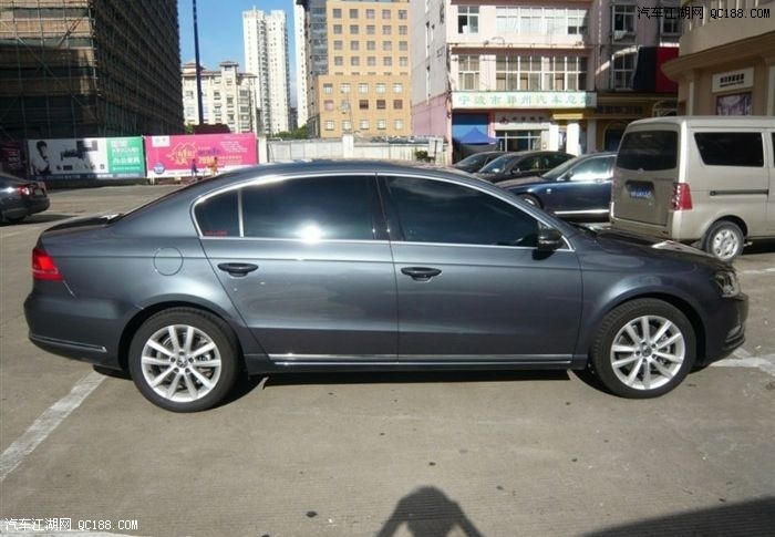 › 大众 › 迈腾 › 玄武灰2t尊贵版迈腾1000km纪念贴,跟好友们