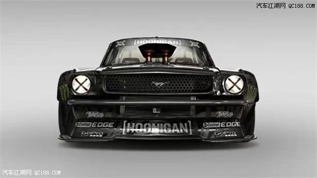 在今年的美国sema改装车展"砖叔"ken block携mustang hoonicorn一