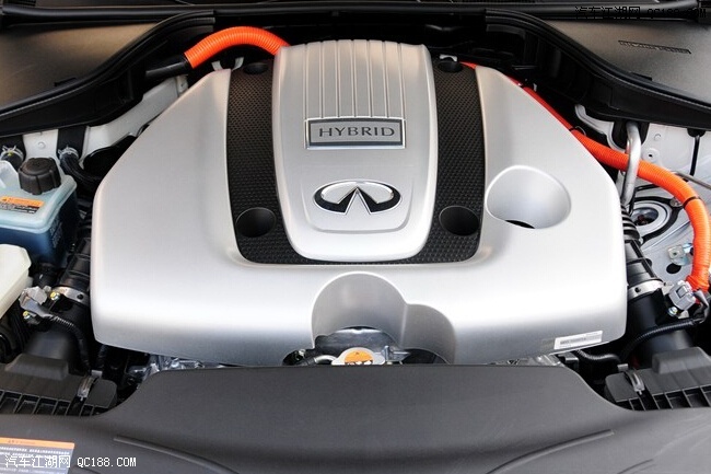 英菲尼迪q70l评测 7速手自一体变速箱整体换挡平顺性极佳