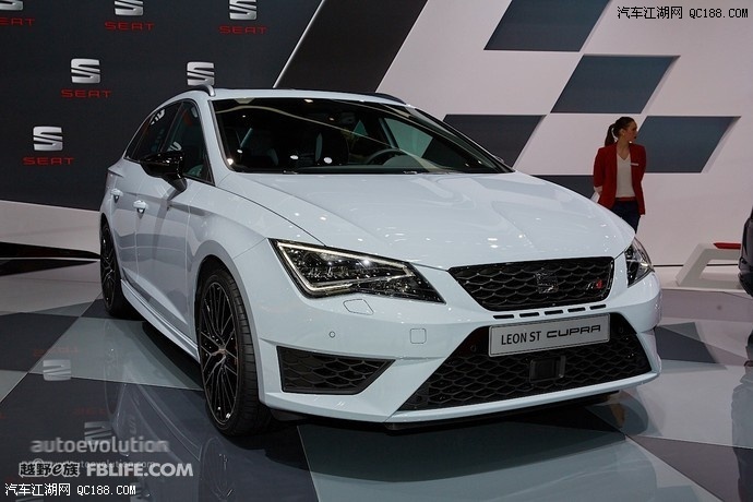 本届日内瓦车展上,西雅特带来了一款高性能版本leon st cupra旅行车