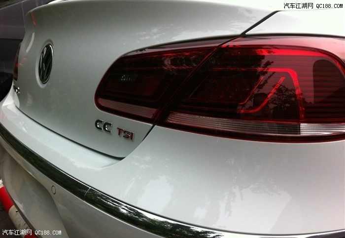 改款后的led尾灯