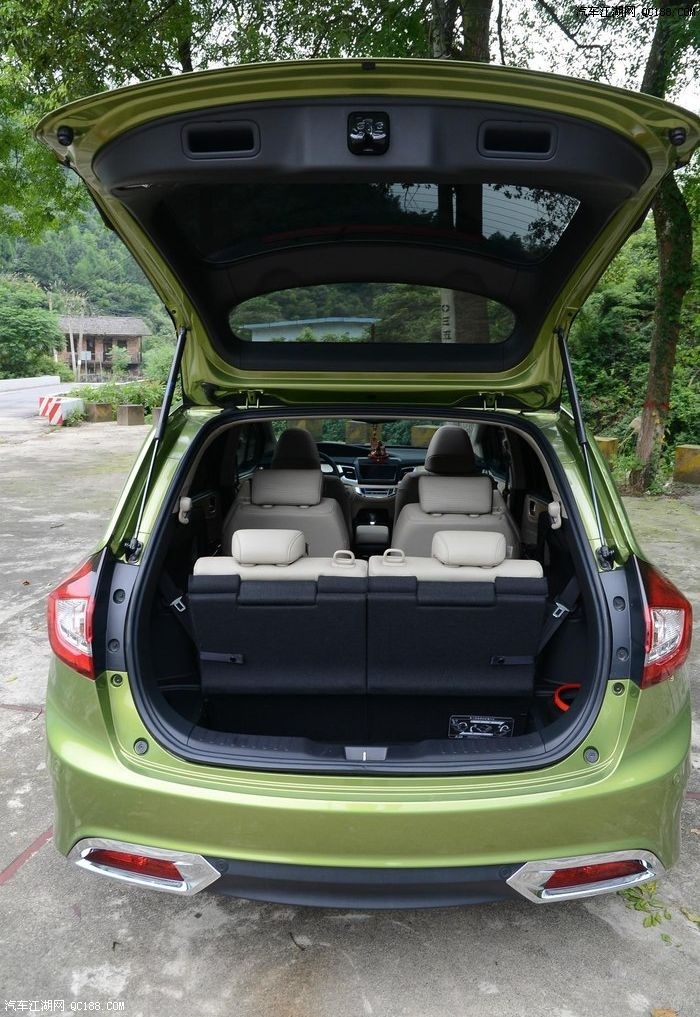 空间内饰都满意 谈本田杰德1.8l豪华版