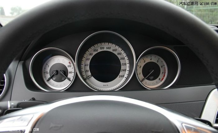 外形彰显动感 奔驰c180双门轿跑提车分享