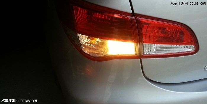 增添一层新鲜感 轩逸换爆闪刹车灯作业