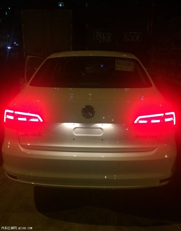 外观大气稳重 谈大众速腾1.6l提车感受