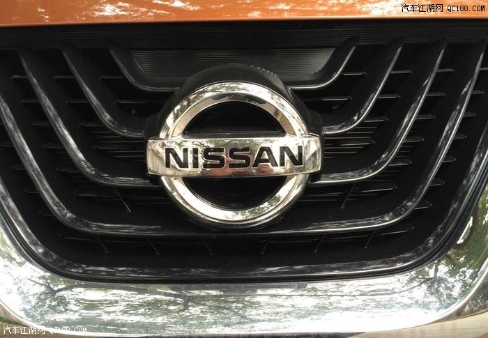 掩盖不住激动的那份心情 楼兰2.5l提车