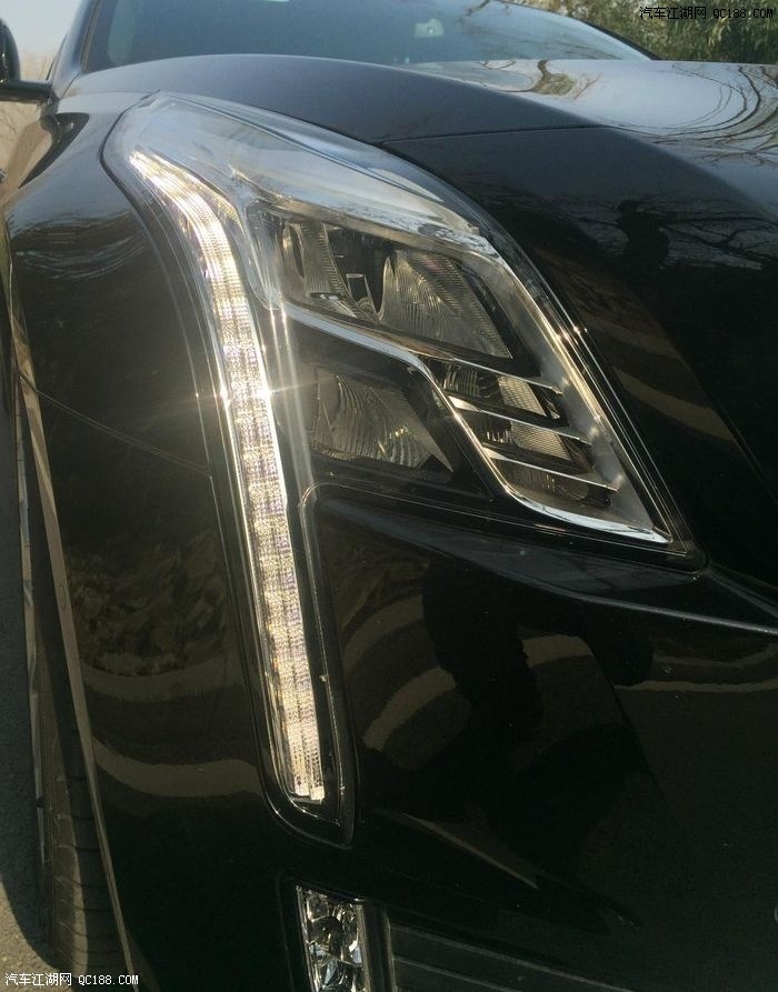 细节设计贴心实用 凯迪拉克ct6首发作业