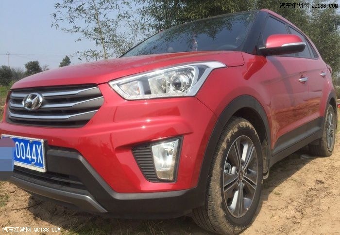 越看越喜欢 提红色北京现代ix25 1.6l