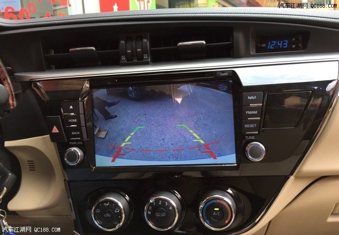 飞歌九寸导航上身 白色卡罗拉装备升级