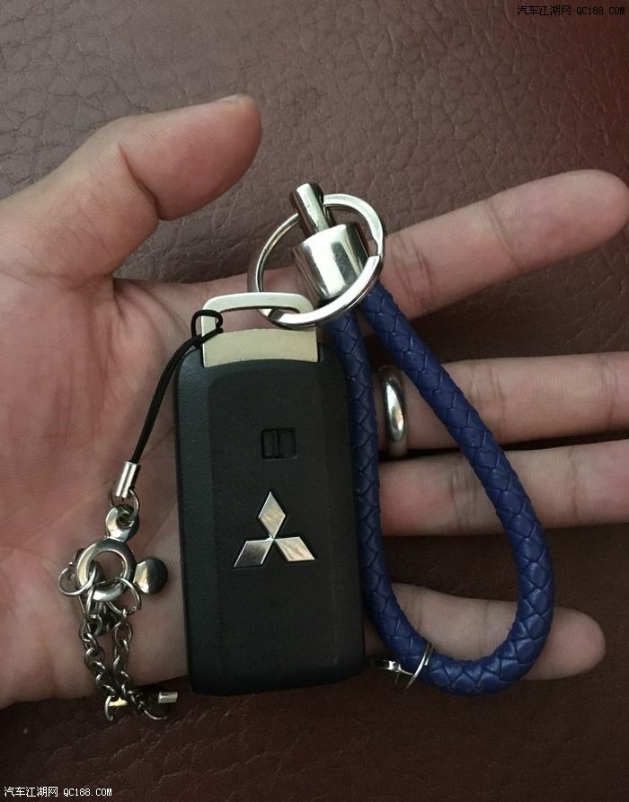 性能配置都不错 三菱翼神2.0l购车感受