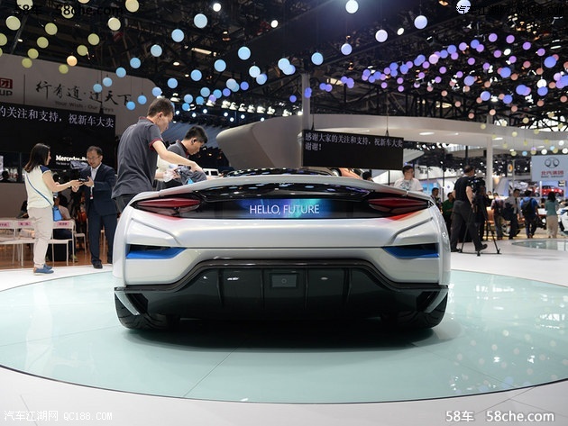 3秒破百的惊人速度 北汽arcfox-7实拍