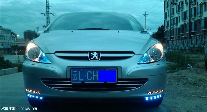 【图】给狮子装了新灯,来秀一波图_标致307论坛_汽车江湖