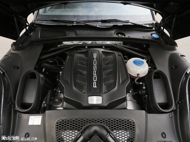 保时捷macan gts发动机拥有265kw(360ps)/6000rpm的最大功率以及500nm