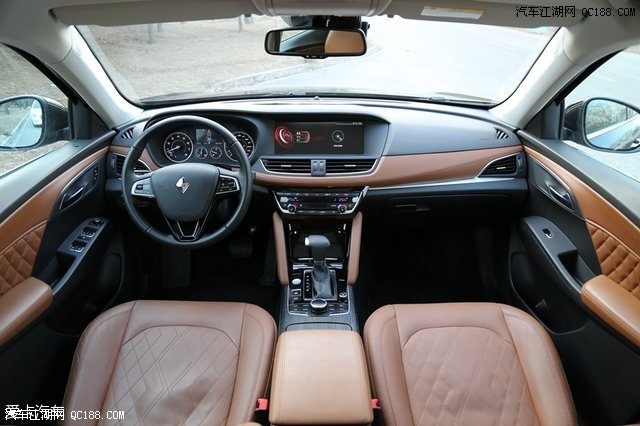 首页 宝沃bx7 > 正文内容   宝沃bx7在内饰设计上流露出德系车的严谨