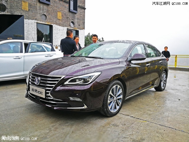 拥有超高颜值的轿跑车 长安睿骋cc实拍