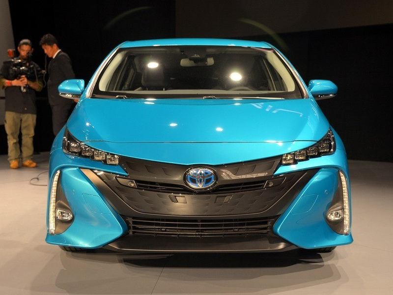 丰田普锐斯phv试驾 混动科技时尚节能