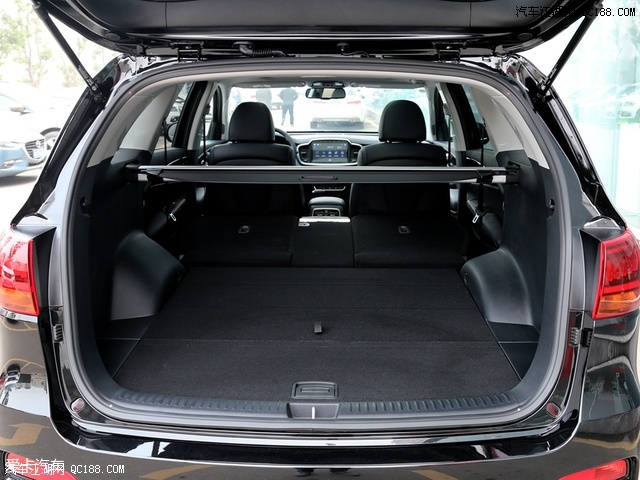 比老款更具性价比2018新款索兰托l实拍