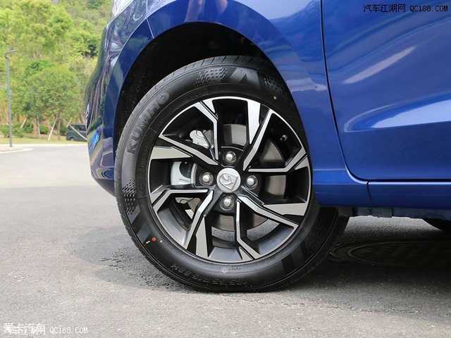 满足一家人需求全方位体验全新宝骏360