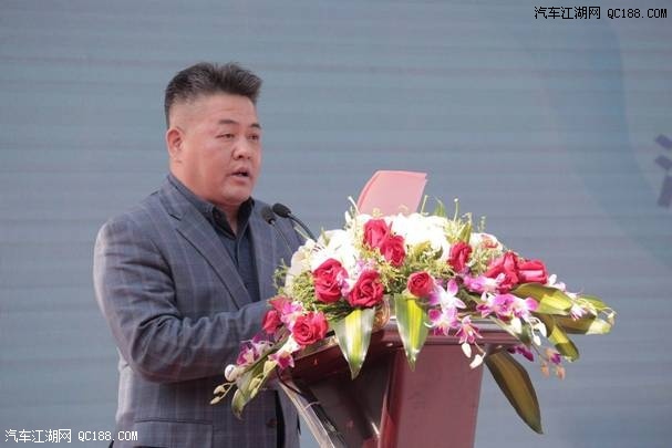 作为主办方之一,淳安县人民政府副县长章传强发表了开幕致辞.