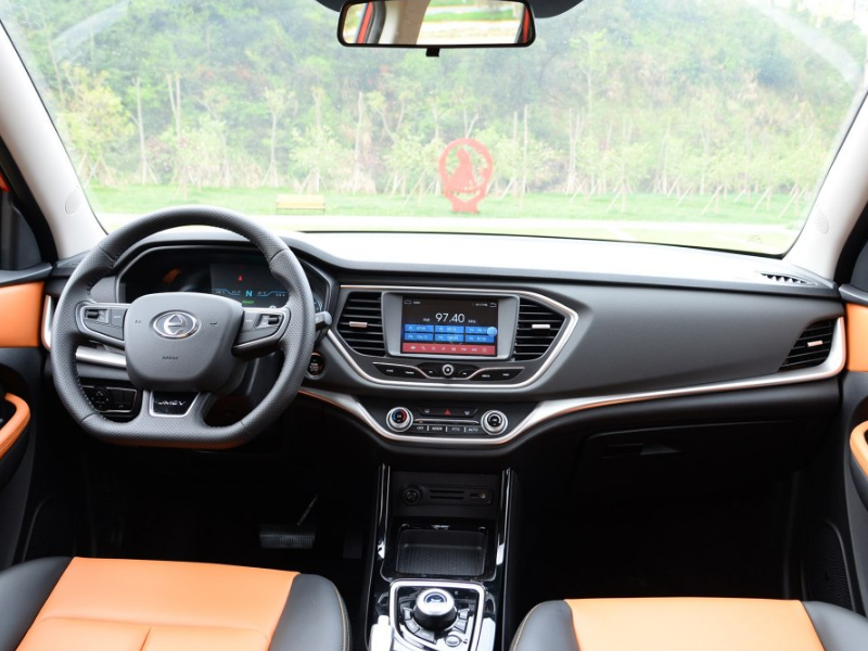 江铃e400悦动型测试 家用纯电suv新选择