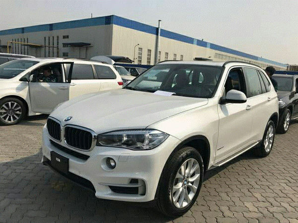 18款平行进口宝马x5五座八挡加规版解读